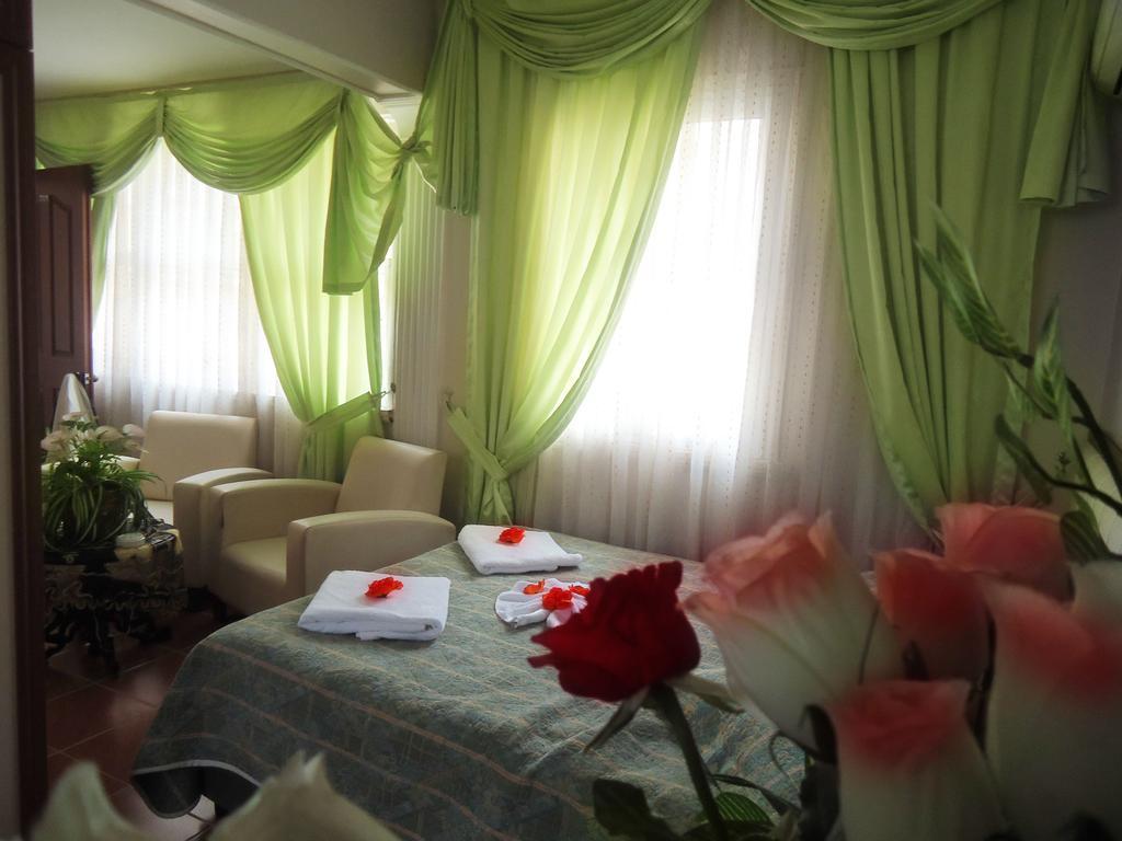 Vatan Hotel Smirne Esterno foto