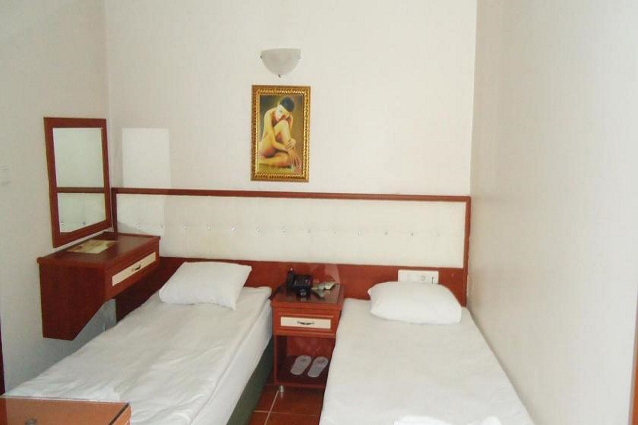 Vatan Hotel Smirne Esterno foto